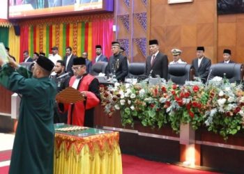 Hadiri Pelantikan Ketua DPRA, Penjabat Gubernur Ajak DPR Perkuat Kerja Sama