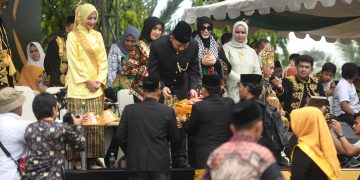 Penjabat Gubernur dan Forkopimda Aceh Sapa Peserta Pawai Budaya
