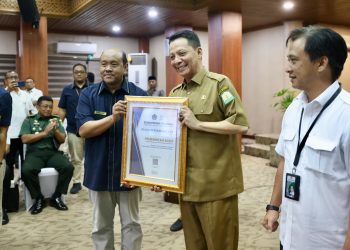 Kinerja APBA 2023 Positif, Pj Gubernur Terima Penghargaan dari Kanwil DJPb Aceh