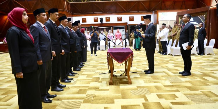 Penjabat Gubernur Aceh Lantik Sembilan Pejabat Eselon II