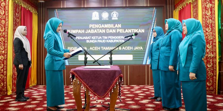 Ayu Marzuki Lantik Tiga Ketua TP PKK  dan Bunda PAUD Kabupaten