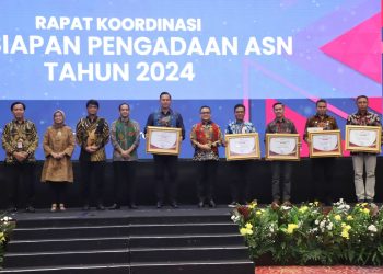Komitmen dalam Penataan Non ASN, Pemerintah Aceh Raih Penghargaan dari Menpan RB