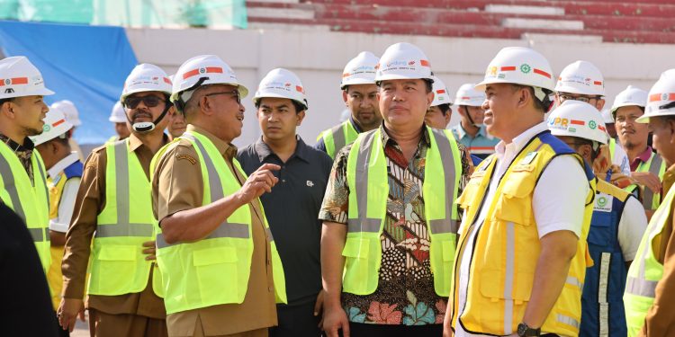 Pj Gubernur Dampingi Irjen Kemendagri Tinjau Stadion Lhong Raya