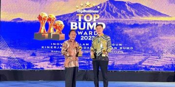 Pj Gubernur Aceh Raih Top Pembina BUMD Awards