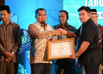 Keujruen Blang Aceh Besar Terima Setifikat Warisan Budaya Takbenda Indonesia dari Pemerintah Aceh