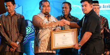 Keujruen Blang Aceh Besar Terima Setifikat Warisan Budaya Takbenda Indonesia dari Pemerintah Aceh