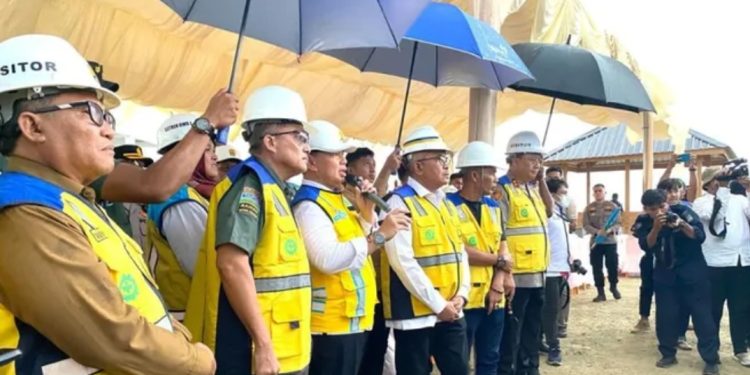 Ketua DPRA Dampingi Pj Gubernur Aceh Tinjau Pembangunan Bendungan Rukoh Pidie