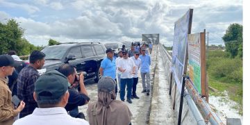 Ketua DPRA Dampingi Pj Gubernur Tinjau Jembatan Kilangan Aceh Singkil