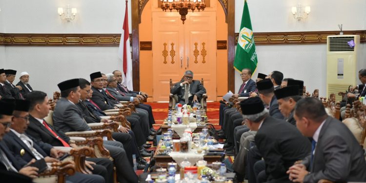 Pimpin RUPS,  PjGubernur: Bank Aceh harus Berperan Aktif Sukseskan PON XXI