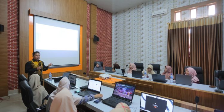 DPKA Latih Penggunaan Aplikasi Inlislite kepada Pengelola Perpustakaan Sekolah di Subulussalam