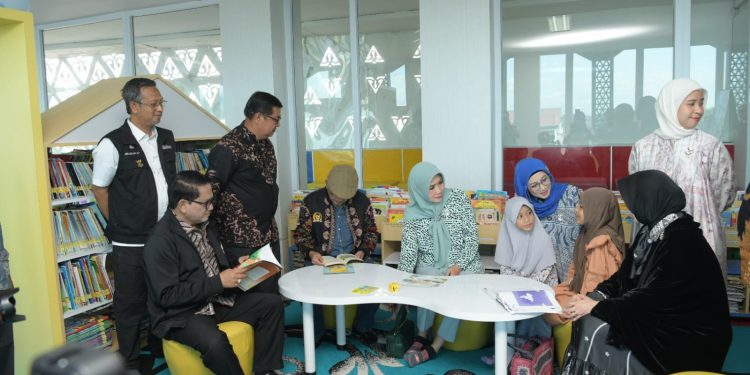 Kadis DPKA Dampingi Tim Komisi X DPR RI Tinjau Perpustakaan Aceh