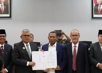 Pj Gubernur Serahkan Rancangan KUA PPAS 2025 Kepada DPRA