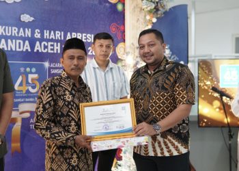 Patuh Bayar Pajak, Warga Banda Aceh Terima Penghargaan dari Kantor Samsat