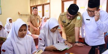 Pj Gubernur Bustami Luncurkan Program Baca Al-Qur’an Sebelum Belajar di Seluruh SMA Sederajat di Aceh