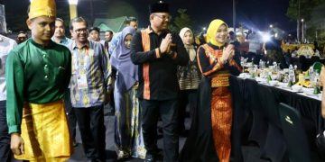 Pj Gubernur Safrizal Sambut Tamu dari Seluruh Indonesia dalam Gala Dinner Bertajuk Khanduri Raya