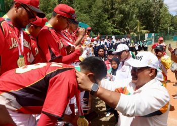 Pj Gubernur Safrizal Kalungkan Medali di Empat Cabor dalam Sehari di PON XXI Aceh-Sumut 2024