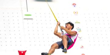 Kiromal Katibin Raih Emas Panjat Tebing Speed World Record di PON XXI Aceh-Sumut 2024