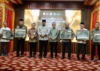 Serahkan Paritrana Award 2024, Pj Gubernur Safrizal Tegaskan Komitmen Perlindungan Ketenagakerjaan