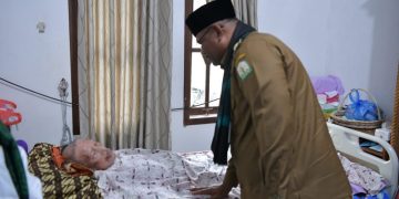Pj Gubernur Safrizal Berkunjung ke Aceh Jaya, Hadiri Maulid Nabi dan Besuk Ulama yang Sakit