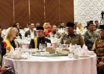 Pj Gubernur Safrizal Hadiri Kegiatan Pemberian Gelar Kehormatan Wali Nanggroe Aceh