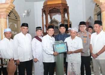 Safari Ramadhan di Aceh Timur, Wakil Gubernur Serahkan Bantuan dan Tegaskan Komitmen Pembangunan Berbasis Syariat Islam