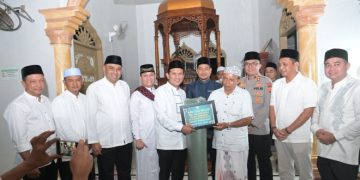 Safari Ramadhan di Aceh Timur, Wakil Gubernur Serahkan Bantuan dan Tegaskan Komitmen Pembangunan Berbasis Syariat Islam