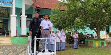 Brimob Polda Aceh Gelar Kegiatan Saweu Sikula di SMA Negeri 1 Lembah Seulawah no