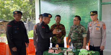 KOMPI 3 BATALYON A PELOPOR BERIKAN UCAPAN SELAMAT HUT TNI KE-80 DI KORAMIL 02/PADANG TIJI