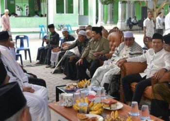 Wagub Aceh Fadhlullah Takziah ke Kediaman Abon Arongan, Sampaikan Duka Mendalam atas Wafatnya Ummi Hj. Ainal Mardhiah