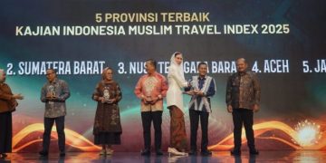 Pemerintah Aceh Raih Dua Penghargaan di Ajang Indonesia Muslim Travel Index 2025