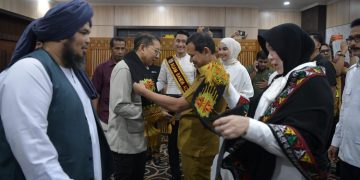 Wakil Gubernur Fadhlullah Sambut Menteri Kebudayaan Fadli Zon di Bandara SIM