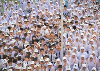 Sekda Aceh Pimpin Apel Hari Guru Nasional di MIN 1Banda Aceh