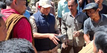 Wagub Aceh Terbang ke Gayo Lues Salurkan Bantuan via Udara