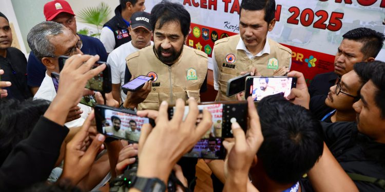 Gubernur Instruksikan Pengawasan Ketat Lonjakan Harga Sembako dan BBM di Tengah Bencana