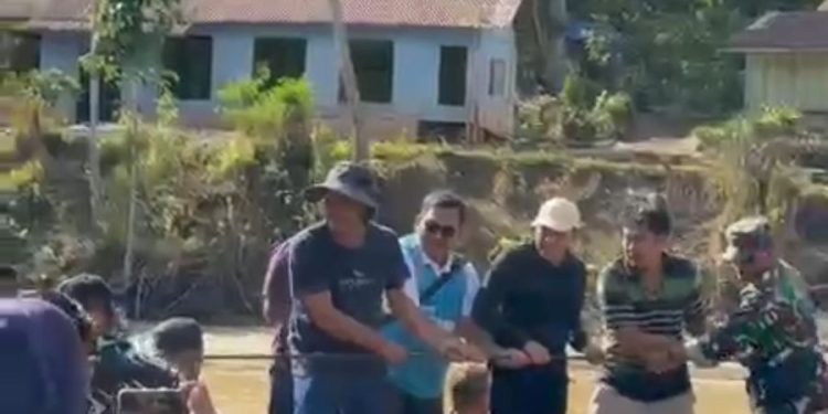 Pemerintah Aceh Penangganan Banjir di Wilayah Terisolir, Fadlullah Kunjungi Pame Aceh Tengah