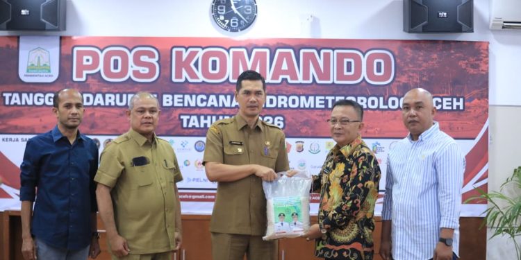 Sekda Aceh Terima 100 Ton Beras untuk Korban Bencana Aceh dari Pemkab Konawe