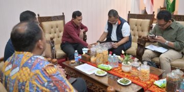 Wagub Aceh Bahas Penanganan Bencana dan Pembangunan Huntara Bersama Wakil Kepala Badan Pengaturan BUMN