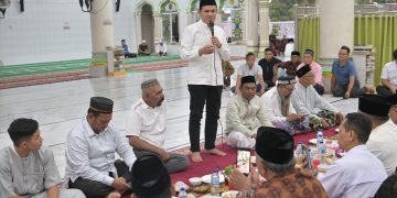 Wagub Aceh Buka Puasa Bersama Masyarakat Teupin Raya