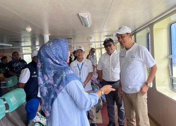 Sekda Aceh Sapa Pemudik di KMP Aceh Hebat 2, Total 650 Tiket Gratis Disiapkan ke Sabang