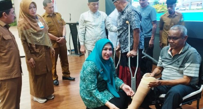 36 Mustahik Terima Bantuan Kaki Palsu dari Baitul Mal Aceh, Total Bantuan Capai Rp600 juta