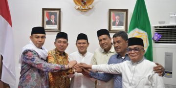 Wagub Aceh Fadhlullah Ambil Langkah Cepat Mediasi Konflik Pimpinan Pidie Jaya, Bupati–Wabup Sepakat Damai dan Berangkulan