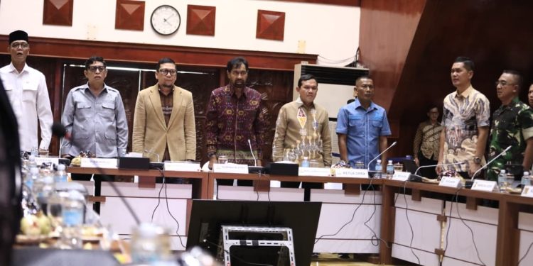 Mualem Minta Otsus Abadi 2,5 Persen di Hadapan Banleg DPR RI pada Rapat Perubahan UUPA