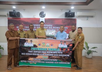 Pemkab Pulau Buru Kirim 2.000 Botol Minyak Kayu Putih untuk Korban Bencana Aceh