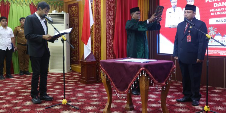 Gubernur Aceh Lantik Dr. Misran Fuadi sebagai Kepala Dinas Syariat Islam Aceh