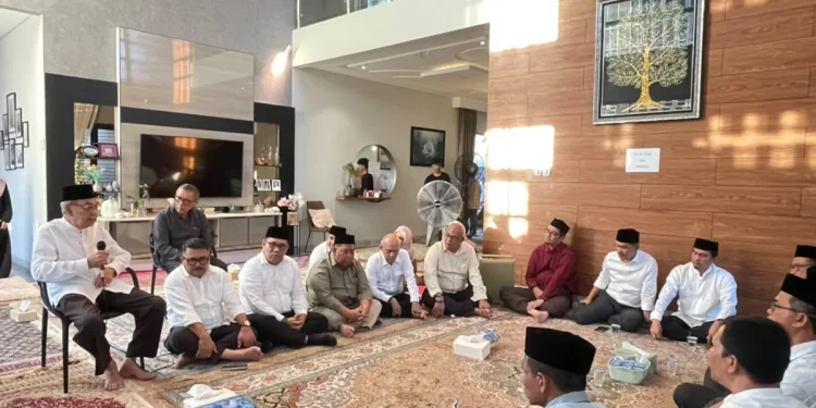 Sekda Aceh dan Kepala SKPA Takziah ke Rumah Duka Almarhum dr Zaini Abdullah