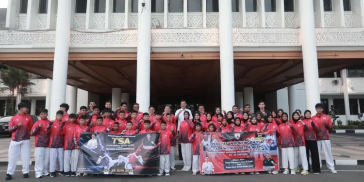 Sekda M Nasir Lepas 43 Atlet Taekwondo Aceh ke Kejurnas Sumut