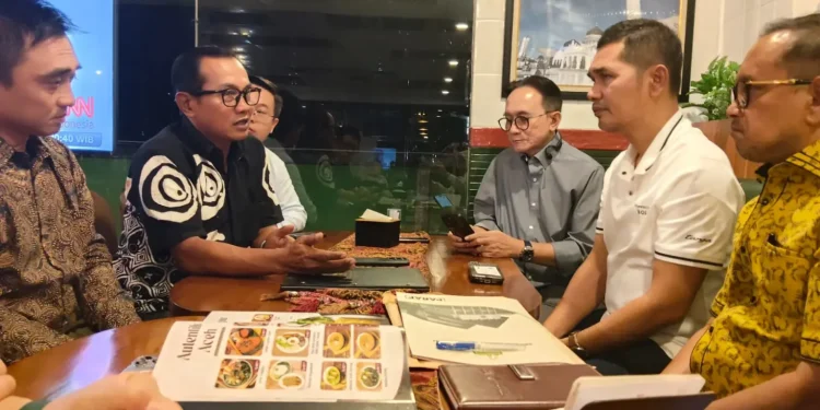 Sekda Aceh dan PLN Pusat Bahas Pengembangan PLTS demi Ketahanan Energi Daerah