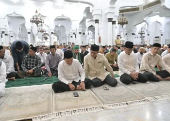 Wagub Fadhlullah Salat Iduladha di Masjid Raya Baiturrahman, Abi Anwar Kuta Krueng Sampaikan Khutbah