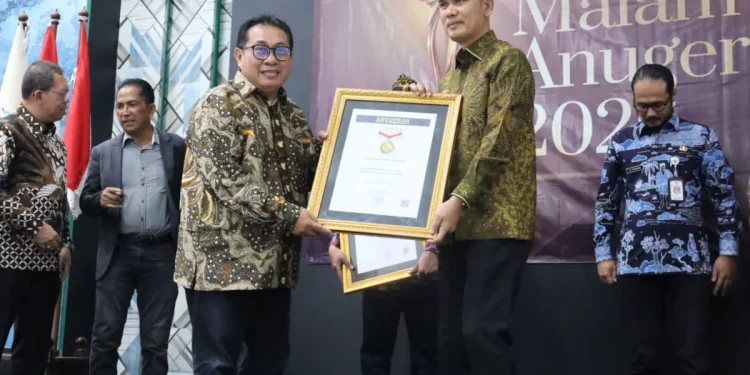 Sekda Aceh M. Nasir Syamaun Raih Anugerah Tokoh Inspiratif Nasional 2026 dari SMSI