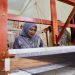 Tinjau Sentra Kerajinan Tenun, Kak Na: Ajak Teman Lestarikan Tenun Aceh